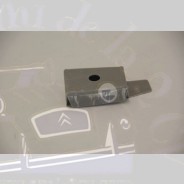 Fixation de montant arrière inférieur droit DS